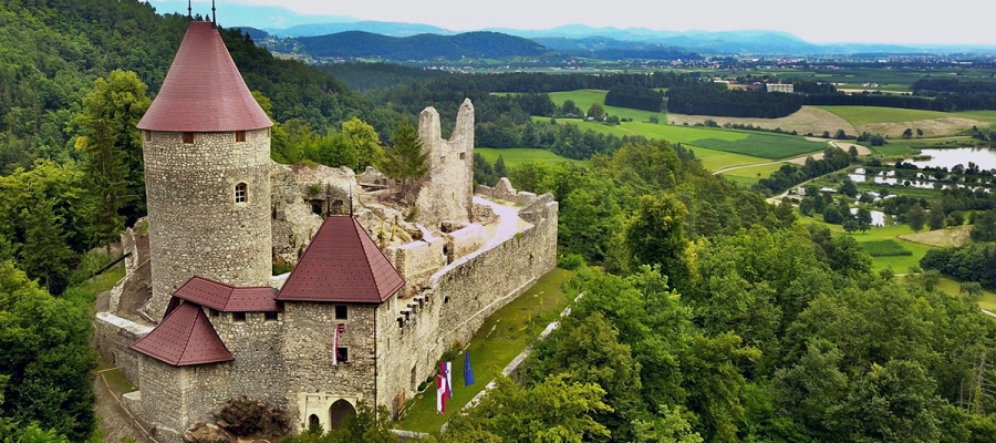 Schloss Žovnek. Fotografie: Gašper Bizjak, www.visitbraslovce.com